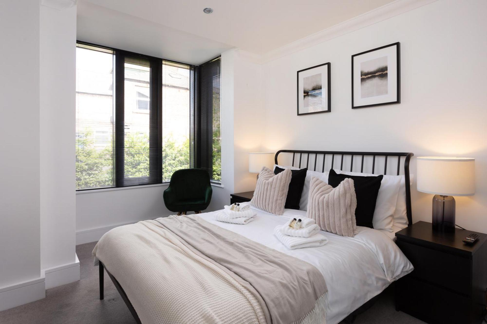 London Mews, Modern Apartment - Sleeps 4 Йорк Экстерьер фото